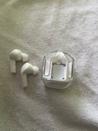 Auriculares inalámbricos blancos