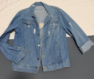 Chaqueta vaquera desgastada