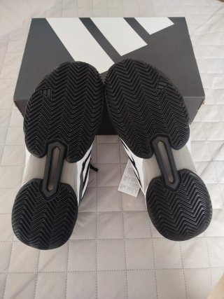 Zapatillas Padel Adidas Negras y Blancas nuevas