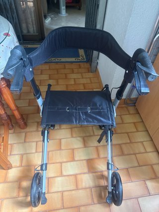 Andador Prim con asiento y bolsa