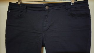 Pantalón Negro 3/4 Capri     Talla 46