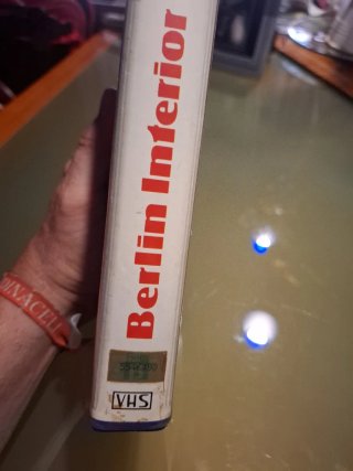 VHS Berlín Interior - Drama Thriller