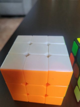 Lote 4 Cubos Rubik: 3x3, 2x2 y Pirámide