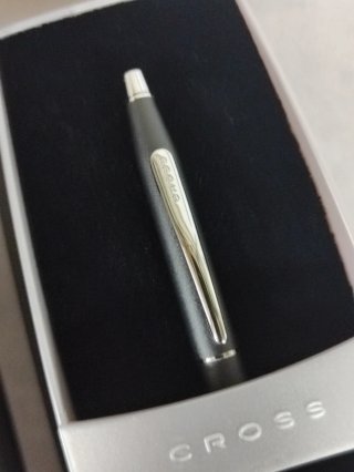Bolígrafo negro  Cross con estuche