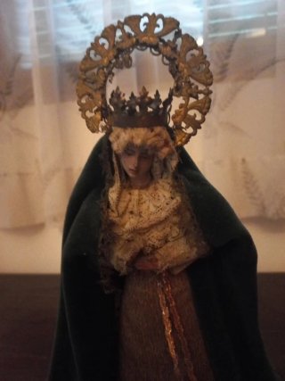 Virgen Macarena figura religiosa