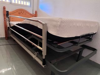 Cama geriátrica articulada eléctrica