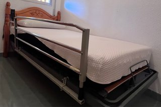 Cama geriátrica articulada eléctrica