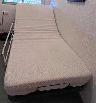 Cama geriátrica articulada eléctrica
