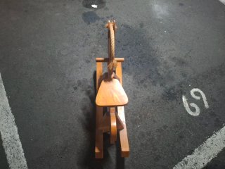 Caballo balancín de madera