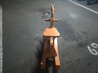 Caballo balancín de madera