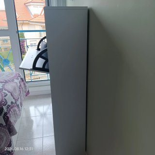 Zapatero blanco moderno