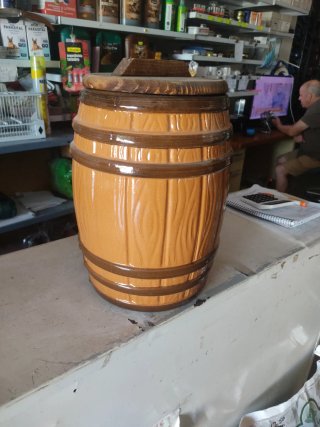 Barril de cerámica vidriada