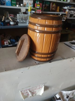 Barril de cerámica vidriada