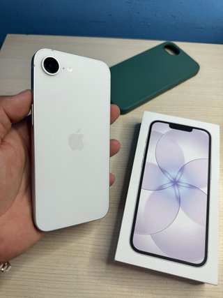 iPhone 17e 256GB - 100% Bateria