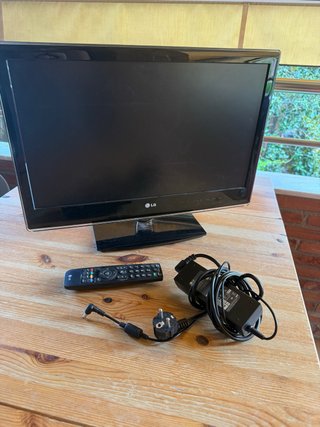 TV Monitor LG 22 Pulgadas HD HDMI Mando y Cable