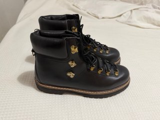 Botas de cuero negras