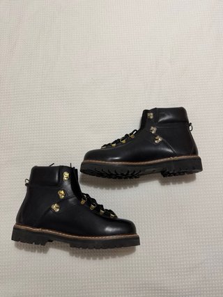 Botas de cuero negras