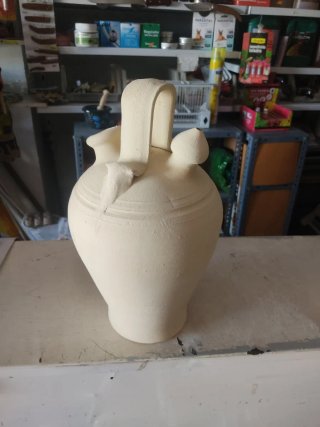 Búcaro de cerámica beige