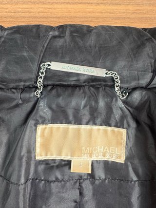Abrigo acolchado Michael Kors negro Talla S