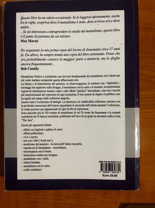 Lote de libros de magia y mentalismo.