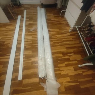 Rodapié blanco lacado cubre tubos