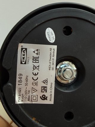 Lámpara de mesa flexo Ikea negra y gris