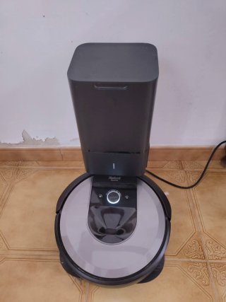 iRobot Roomba i7+ con base de vaciado automático