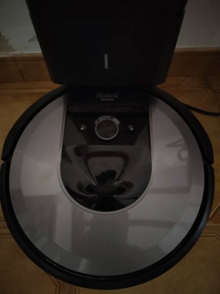 iRobot Roomba i7+ con base de vaciado automático