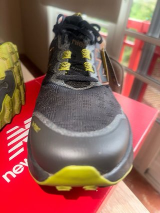 Zapatilla New Balance Hierro Trekking Gris/Verde