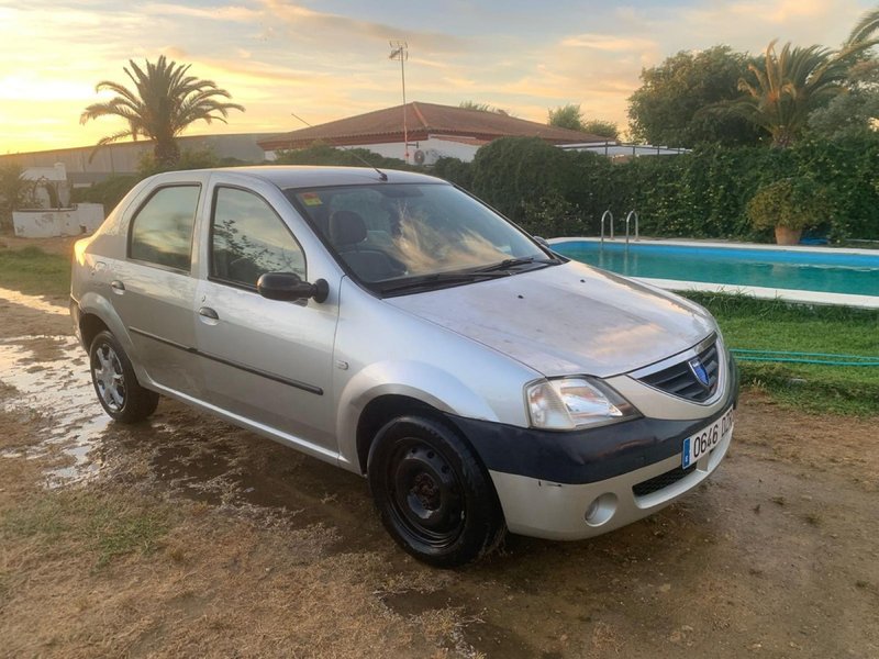 Dacia Logan 2006 - foto 1