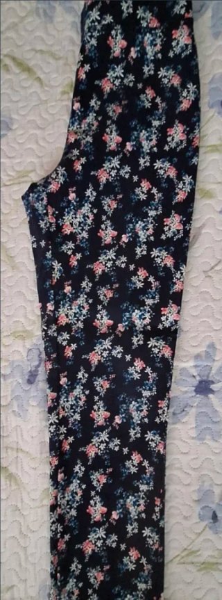 Pantalón ligero estampado floral talla 40