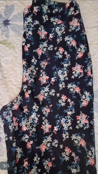 Pantalón ligero estampado floral talla 40