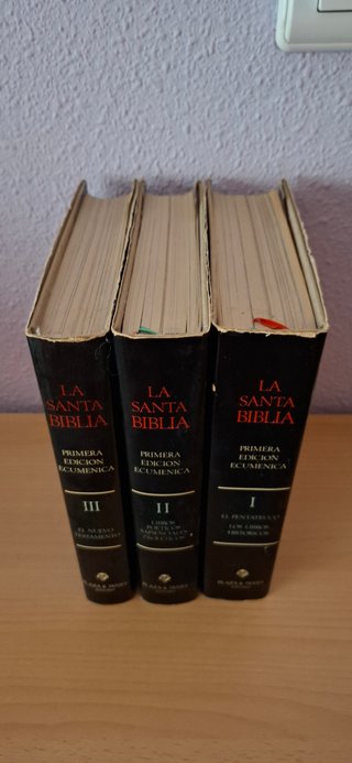 Primera edición Ecuménica Santa Biblia 3 tomos