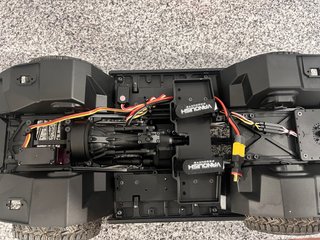 Crawler Vanquish Products Blanco