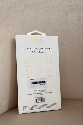 Funda Guess iPhone 16 Pro Beige Rosas, con envío