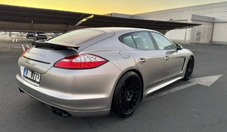 Porsche Panamera GTS 2013
