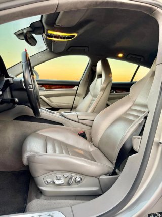 Porsche Panamera GTS 2013