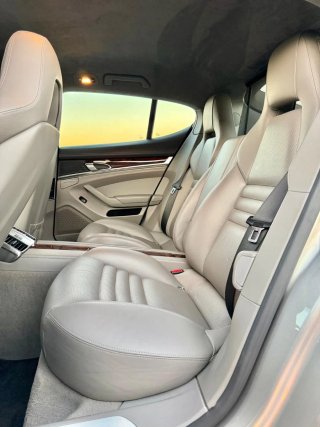 Porsche Panamera GTS 2013
