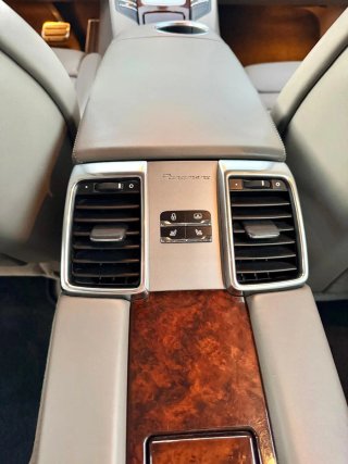 Porsche Panamera GTS 2013