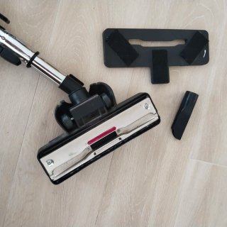 Aspiradora Ufesa 1800W sin bolsa