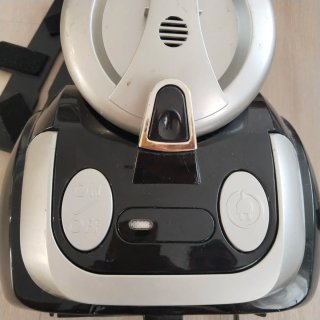 Aspiradora Ufesa 1800W sin bolsa