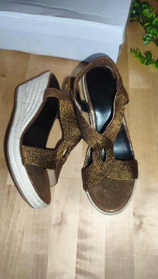 Sandalias cuña talla 40