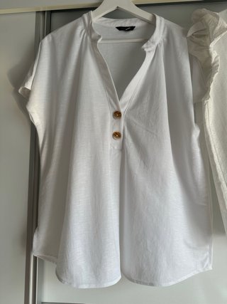 Dos blusas blancas mujer