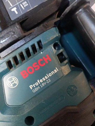 Taladro percutor Bosch Profesional con maletín