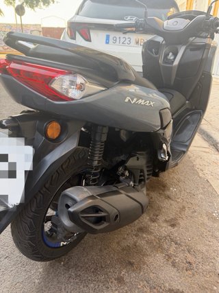 Yamaha NMAX 125 gris