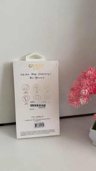 Funda iPhone 16 Pro Love Guess Negra, con envío