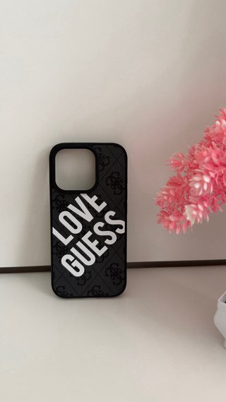Funda iPhone 16 Pro Love Guess Negra, con envío