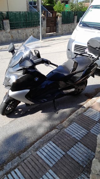 BMW C650GT Maxi Scooter con Maleta