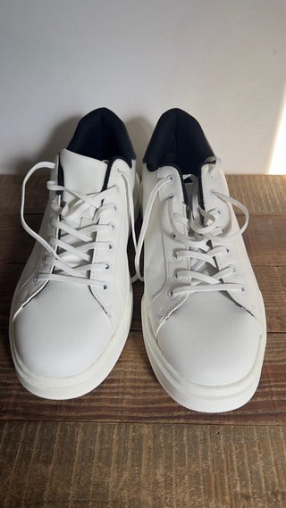Zapatillas Zara Talla 45 Blancas y Negras