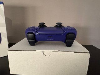 Mando Sony PS5 DualSense Galactic Purple + Caja